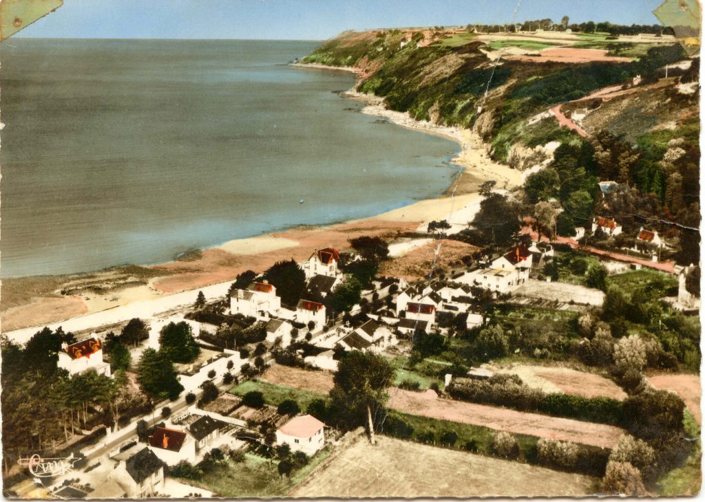 SAINT JEAN LE THOMAS LA PLAGE LA POINTE DE CHAMPEAUX